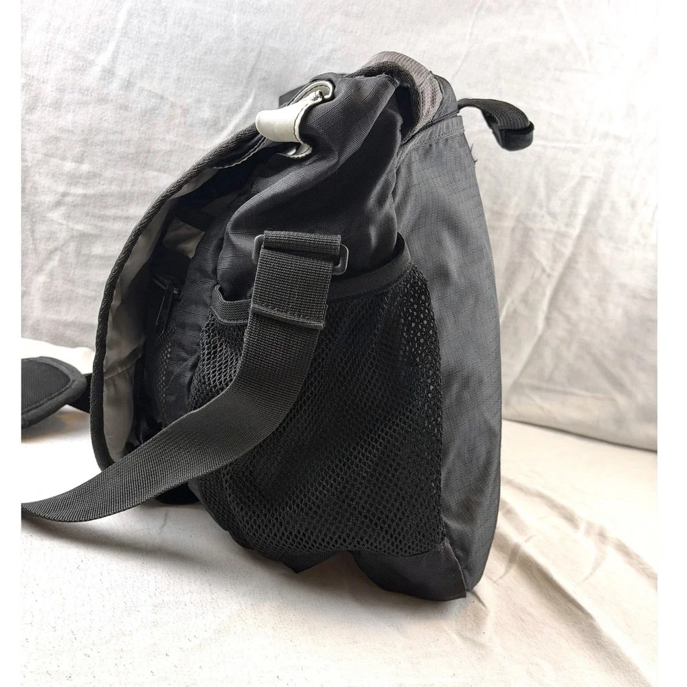 Timberland Messenger Bag Black Grey Ripstop Laptop Sleeve Padded Shoulder Strap